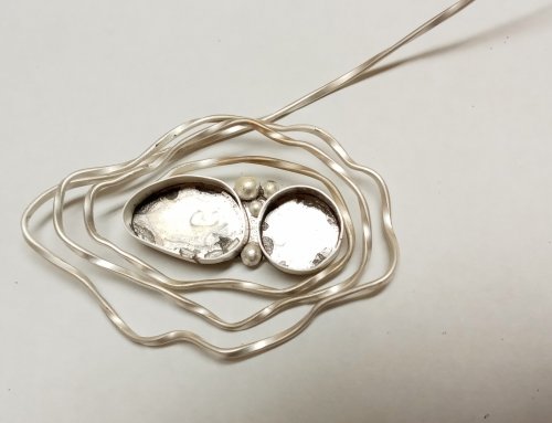 Judy Larson's Organic Wire Pendant - , Contemporary Wire Jewelry, Butane Torch, Soldering, Solder, organic wire and cab pendant